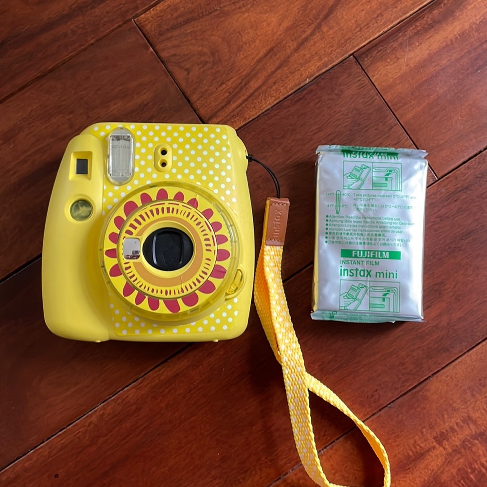 Fujifilm Instax Mini 11 Instant Camera - Yellow